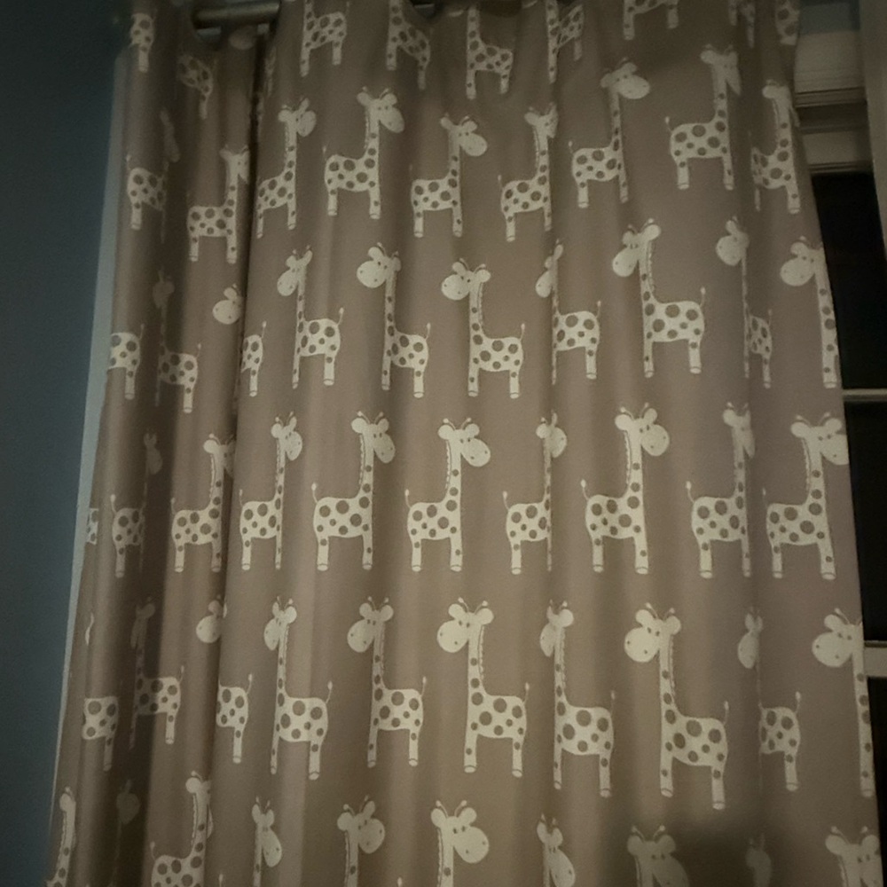 NWOT Giraffe Print Brown Shower Curtains🥳🥳❌❌ - Picture 1 of 3